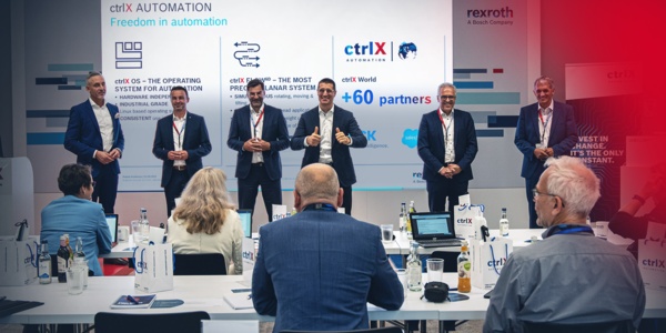 Teilnehmer der ctrlX AUTOMATION Fachpressekonferenz 2021 in Lohr am Main