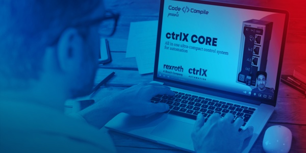 Person am Laptop. Bildschirm zeigt Website Code & Compile von Ravjvir Singh dem ctrlX developR Influencer