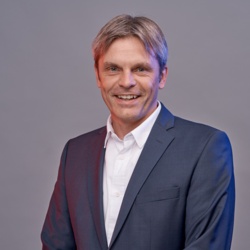 Portrait view of Frank Kaufmann, Game Changer ctrlX DRIVE