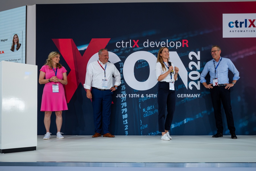 Die Jury der ctrlX developR Conference: Gabriele Geiger von EPLAN, Volker Glöckle von SICK, Dr. Kristina Wagner von KUKA und Rolf Najork von BOSCH